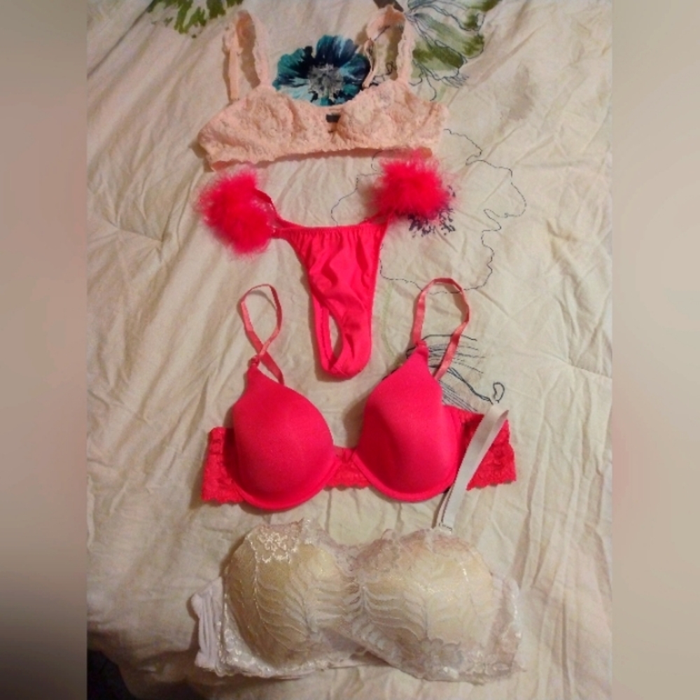 Bras panties bundle 34a /36b /36d two are brand new one has tag n two have flaws